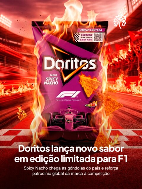 A Fórmula 1 movimenta paixões que vão muito além da pista, e marcas de consumo encontram na adrenalina do esporte um terreno fértil para reforçar identidade. Doritos aposta nessa conexão ao ampliar seu segundo ano como patrocinadora global da categoria, unindo sabor intenso à energia das corridas.
A novidade é o lançamento de Spicy Nacho, versão picante do tradicional sabor Queijo Nacho, inédita no Brasil e já disponível nos principais pontos de venda até dezembro. O portfólio ganha reforço em setembro, com embalagem temática para o Sweet Chili, além de materiais exclusivos para o varejo como caixas display alusivas à competição.
A estratégia amplia o posicionamento For the Bold ao aproximar o paladar apimentado da ousadia que move o esporte.