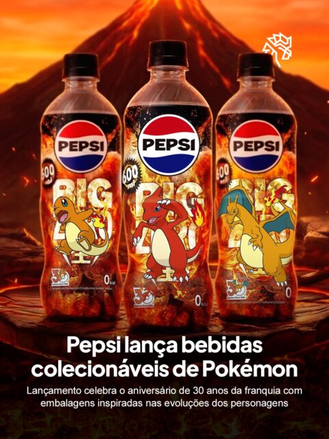 Pokémon e Pepsi anunciaram uma colaboração especial no Japão para celebrar os 30 anos da franquia com uma coleção temática que transforma garrafas em itens colecionáveis inspirados em um dos universos mais populares da cultura pop japonesa.
A linha reúne diferentes bebidas da Suntory e Pepsi com artes dedicadas às evoluções de personagens clássicos, incluindo Pikachu, Charmander, Squirtle, Bulbasaur e outros nomes que marcaram gerações de fãs ao redor do mundo.
A coleção chega em edição limitada a partir de junho e reforça uma tradição já conhecida do mercado japonês, que frequentemente transforma embalagens em peças desejadas por colecionadores e apaixonados pelo universo Pokémon.