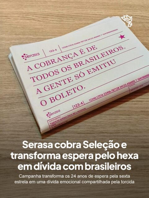 Há 24 anos, a espera pela sexta estrela acompanha gerações de brasileiros, e a Serasa decidiu transformar esse sentimento em uma campanha que mistura futebol, humor e identificação. A marca apresentou a ideia de uma “dívida emocional” para representar a longa expectativa pelo tão aguardado hexa.
A ação levou a linguagem financeira para um dos assuntos mais comentados do país, criando um recall exibido durante a convocação da Seleção e capas especiais em jornais que simulavam um grande boleto coletivo. A mensagem reforça que a cobrança não vem apenas da marca, mas de milhões de torcedores espalhados pelo Brasil.
Além da TV, a iniciativa também ganhou força nas redes sociais com a hashtag #vaitercobrança e participação de creators convidados. A proposta amplia a conversa de forma leve e coloca a torcida como protagonista dessa cobrança pela sexta estrela.
