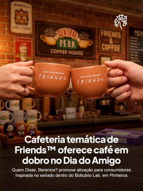 Quem Disse, Berenice? já tem uma coleção inteira inspirada em Friends™, com produtos que remetem aos personagens e às cenas mais marcantes da série. Para o Dia do Amigo, a marca decide expandir essa parceria para além das prateleiras.

A ação acontece durante o dia de hoje na loja conceito do Boticário, em Pinheiros. Das 10h às 20h, quem comprar qualquer produto da coleção com Friends™ na loja recebe duas bebidas do cardápio autoral, como o "Perfect Latte" e o "Joey Doesn't Share Cookies", para tomar acompanhado de um amigo.

A ação transforma a loja em ponto de encontro para fãs da série, unindo beleza, gastronomia e cultura pop em uma experiência só possível fora das telas.