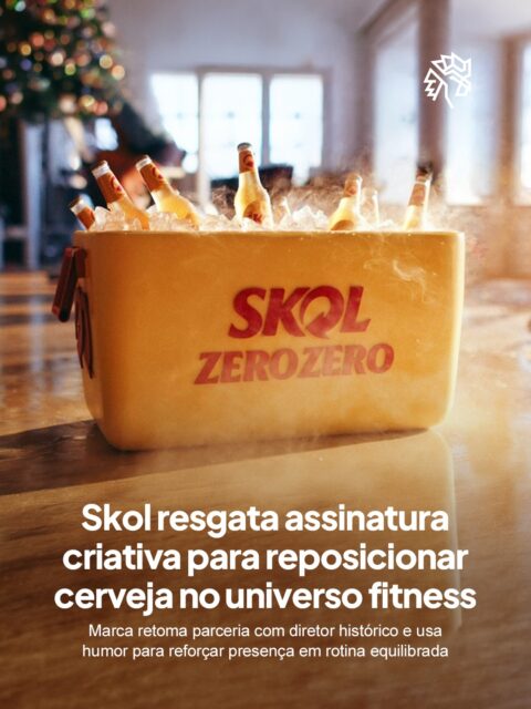 Passados quase 20 anos, a Skol decide reabrir um capítulo criativo que ajudou a construir sua identidade de marca. O filme "Reinvenções", assinado por Clóvis Mello em 2006, volta como ponto de partida para uma nova fase de comunicação, agora conectada ao universo do bem-estar e das rotinas saudáveis.
A campanha "Chegou Skol Zero Zero" estreia com os filmes "Tá Pago" e "Sauna", que transformam situações comuns do cotidiano em viradas de humor até revelar o produto. A ação foi ao ar na novela "Quem Ama Cuida", na Globo, e se desdobra em OOH, redes sociais, Globoplay e Netflix.
A escolha reforça como a irreverência que marcou a Skol no passado segue funcionando para aproximar a marca de um consumo mais equilibrado.