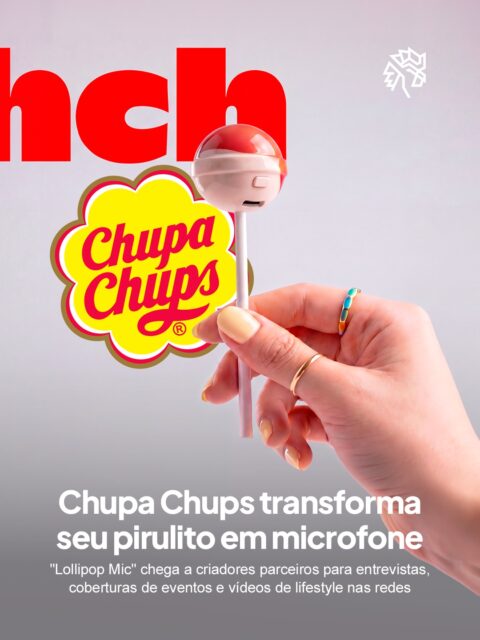 Nos últimos anos, o microfone deixou de ser apenas um equipamento de áudio e virou símbolo para os criadores de conteúdo. Presente em entrevistas de rua, podcasts e vídeos de lifestyle, o objeto passou a fazer parte da linguagem de quem produz e movimenta a cultura digital.
O Lollipop Mic reproduz o formato do pirulito que identifica a marca e foi desenvolvido para funcionar como acessório de gravação em diferentes contextos de produção.
O item é enviado a creators parceiros, que podem incorporá-lo às suas gravações de forma espontânea e alinhada à linguagem das plataformas.
Mais do que um novo produto, a iniciativa transforma um dos maiores ícones da marca em símbolo da creator economy.