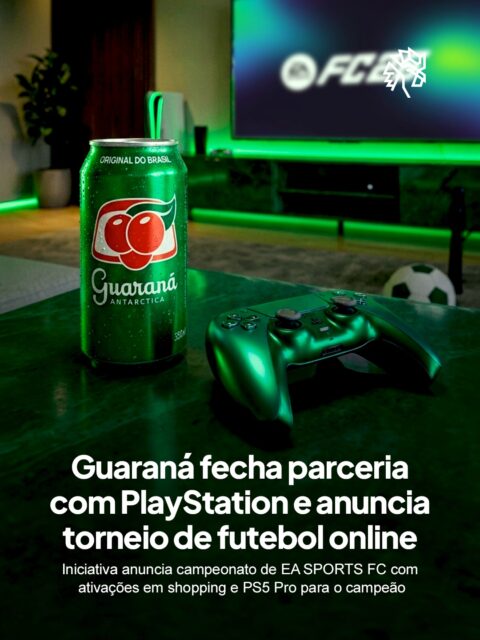 Depois de décadas ligando sua imagem ao futebol e à torcida, Guaraná Antarctica avança sobre um território que cresce entre as novas gerações. A marca aposta nos games como extensão natural de um território que já domina fora das telas.
A parceria com a PlayStation dá origem à Liga Guaraná, torneio nacional de EA SPORTS FC disputado dentro do PlayStation Tournaments. A fase classificatória vai de 13 a 26 de julho, com etapas até a final presencial em agosto, no Shopping Cidade São Paulo, que também recebe estações de PS5 e ativações abertas ao público.
O movimento transporta para o ambiente digital uma conexão que a marca já tinha construído nos estádios. Copa termina, mas o torcedor gamer segue em jogo.