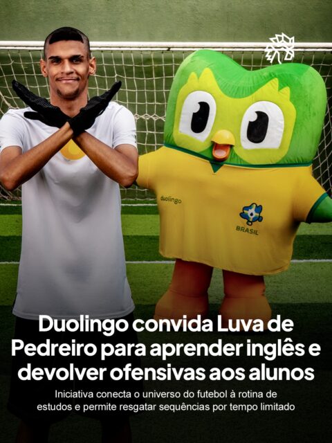 O Duolingo abre em junho a possibilidade de recuperar ofensivas perdidas, um dos recursos mais pedidos na história do aplicativo. Alunos que já tenham alcançado uma sequência de 30 dias ou mais podem resgatá-la ao concluir três lições de uma vez, por tempo limitado.

O insight da campanha parte de uma brincadeira dupla: a tristeza de perder uma ofensiva no app espelha o sentimento de quem acompanha o futebol sem ver o resultado que espera. A campanha promete resolver pelo menos um dos dois problemas, com o Luva de Pedreiro como protagonista e influenciadores de diferentes nichos amplificando a ação.

Os dados reforçam a escala da iniciativa: 57,7% dos alunos que perdem a sequência voltam ao app em até um mês e a ofensiva mais longa já perdida equivale a mais de 12 anos de estudo diário.