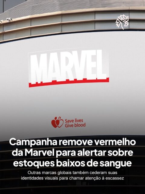 A coleta de sangue anda em baixa em diversos países, e encontrar uma forma criativa de chamar atenção para esse problema virou desafio para quem cuida da saúde pública. A solução encontrada foi literalmente remover a cor que simboliza o próprio sangue.

Marcas como Marvel e HSBC cederam seus logos icônicos para a ação. Em painéis digitais espalhados por grandes cidades britânicas, o vermelho desaparece das identidades visuais, revelando uma mensagem de doação no lugar.

Sem precisar explicar a carência com palavras, a peça transforma um detalhe gráfico em alerta de saúde pública e convida o público a agir antes que a cor volte a fazer falta de verdade.