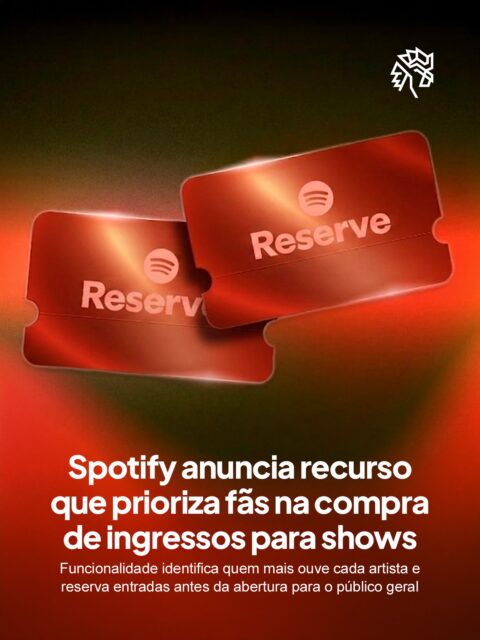 Comprar ingresso para shows de artistas muito populares virou uma disputa que frustra até os fãs mais fiéis. Filas virtuais, bots e cambistas dominam as vendas gerais e deixam quem realmente acompanha o artista sem acesso aos eventos.
Pensando nisso, o Spotify criou o Reserved, funcionalidade exclusiva para assinantes que analisa o comportamento dentro da plataforma e define quem são os superfãs de cada artista. Essas pessoas recebem acesso antecipado para comprar ingressos antes da venda abrir ao público geral.
A iniciativa estreia nos Estados Unidos e deve se expandir para outros mercados nos próximos meses, reforçando o movimento da plataforma de ir além do streaming e se consolidar como hub entre música e experiências ao vivo.