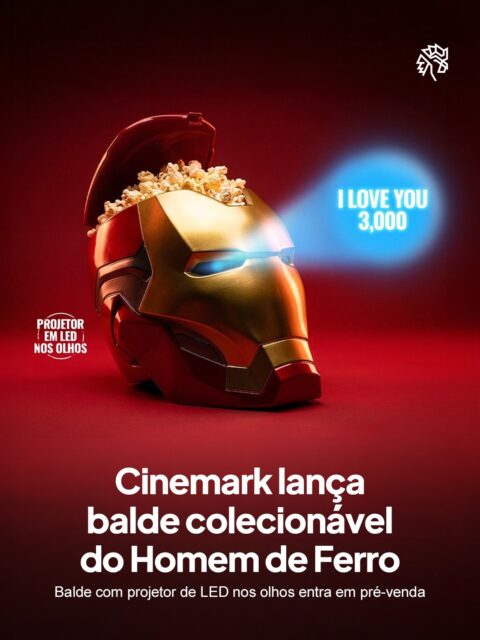 Vingadores: Doomsday se aproxima da estreia mundial e já movimenta as redes de cinema, que preparam uma exibição especial do último filme da saga com cenas inéditas para aquecer o público antes do lançamento. A Cinemark usa esse momento para reforçar sua conexão com os fãs através de um produto exclusivo.
O item é um balde de pipoca com o visual do Homem de Ferro, trazendo como diferencial um projetor de LED que acende nos olhos do personagem. A peça já está em pré-venda no site oficial, com retirada disponível a partir de 23 de setembro.
A ação chega dias após a marca confirmar uma parceria com a Iron Studios para um colecionável do Doutor Destino, sinal de que a Cinemark aposta forte nesse tipo de produto antes da estreia de Doomsday.