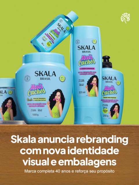 Poucas marcas conseguem transformar quatro décadas de proximidade com o consumidor em um reposicionamento sem perder a essência que construiu essa relação. É esse o desafio que a fabricante de Uberaba assume ao adotar o nome Skala Brasil, colocando a brasilidade no centro da própria identidade.
A mudança envolve nova identidade visual e embalagens reorganizadas por benefício, além da campanha "1 a Top", que explora o vasto portfólio da marca além do tradicional creme de tratamento. O filme principal acompanha o lançamento do novo nome, reforçando linhas completas para a rotina capilar das brasileiras.
O momento reforça uma liderança já consolidada: presença em mais da metade dos lares do país e reconhecimento por 97% das brasileiras. A nova fase sustenta também os planos de expansão internacional da marca.