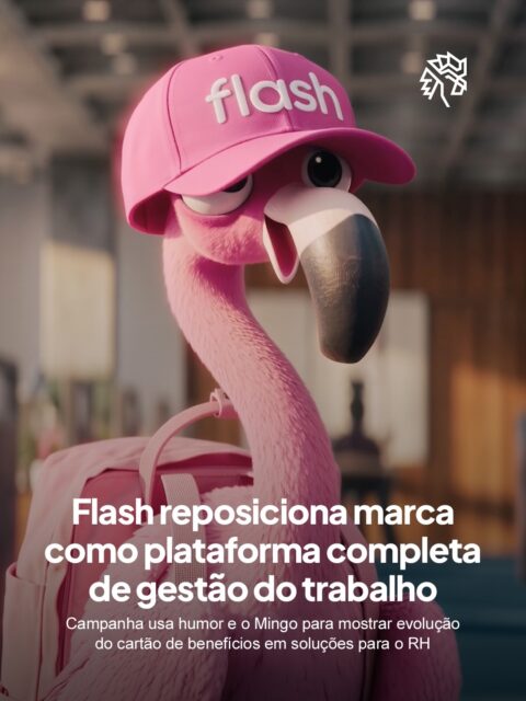O RH brasileiro convive diariamente com processos burocráticos como recrutamento, admissão, controle de jornada e gestão de benefícios, e é justamente essa rotina que a Flash escolhe como pano de fundo para reposicionar sua marca no mercado. Sob o conceito “Comédias da Vida Corporativa”, a comunicação reforça que a empresa deixou de ser apenas um cartão de multibenefícios para se tornar uma plataforma completa.
Os filmes usam humor para retratar situações do cotidiano corporativo, e é ali que Mingo, o flamingo símbolo da marca, ganha protagonismo pela primeira vez. Construído em computação gráfica para interagir com atores e ambientes, o personagem passa a representar o parceiro que simplifica a rotina do RH.
A campanha chega a plataformas digitais, LinkedIn, YouTube, Spotify e cinema, apostando no entretenimento como caminho para consolidar a nova proposta de valor da marca.