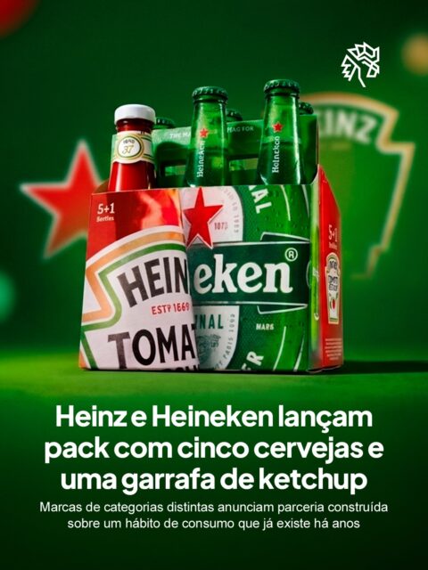 Heinz e Heineken estiveram presentes nas mesmas mesas e momentos de convívio por mais de 150 anos, mas nunca de maneira formal. Na primeira collab entre as duas, foi anunciada uma edição limitada que reúne cinco cervejas e uma garrafa de Ketchup Tomate.
A proposta materializa uma associação que já existe no comportamento do consumidor. Cerveja e ketchup dividem o mesmo cenário há décadas, e a embalagem traduz essa coexistência em objeto físico com design que funde as identidades visuais de ambas.
Para o mercado, a iniciativa mostra como categorias distintas podem construir uma campanha conjunta apenas reconhecendo um hábito que o público já praticava.