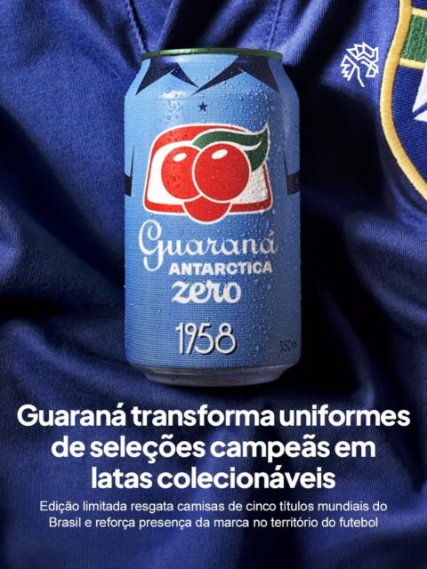 Guaraná Antarctica aposta na memória afetiva do futebol e apresenta latas inspiradas nas camisas das seleções campeãs do mundo, trazendo referências visuais de 1958, 1962, 1970, 1994 e 2002. A iniciativa marca o início da campanha “Sede de torcer é coisa nossa” e reforça o vínculo histórico com o esporte.

As embalagens chegam na versão Zero e recriam detalhes marcantes dos uniformes usados nas conquistas, transformando o produto em item colecionável. A campanha também amplia a presença da marca no território do futebol, onde já atua há mais de duas décadas.

O lançamento ganha desdobramentos com ativações ao longo do mês, incluindo uma experiência no Bondinho Pão de Açúcar, no Rio de Janeiro, com exposição aberta ao público e réplicas das camisas que inspiraram a coleção.