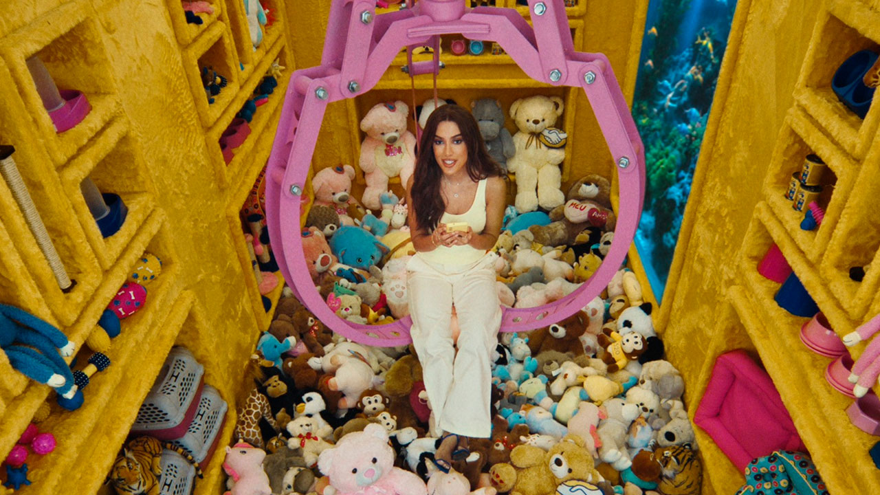 Anitta Brilha no Mercado Livre: A Nova Embaixadora e a Campanha “Vem Fazer Comprittas”