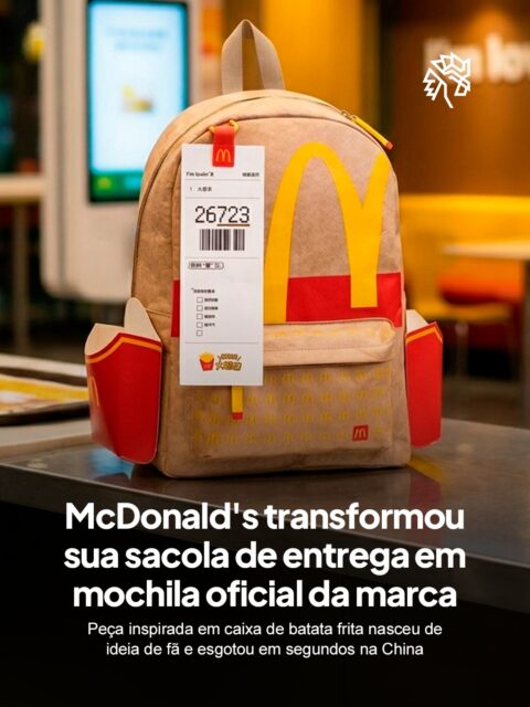 Ideias de consumidores têm ganhado espaço nas decisões criativas das marcas, e o McDonald's aproveitou essa tendência para lançar um item de edição limitada. A "Big Fries Backpack" reproduz a sacola clássica de entrega, com bolsos removíveis no formato de caixa de batata frita.

O projeto nasceu do trabalho de uma artesã chinesa, que compartilhou online uma versão caseira da peça. O McDonald's convidou a criadora para transformar a ideia em produto oficial, vendido em lote limitado de 5.700 unidades.

A mochila reproduz a textura da embalagem clássica da marca, com puxadores em formato de batata frita e compartimento para notebook.