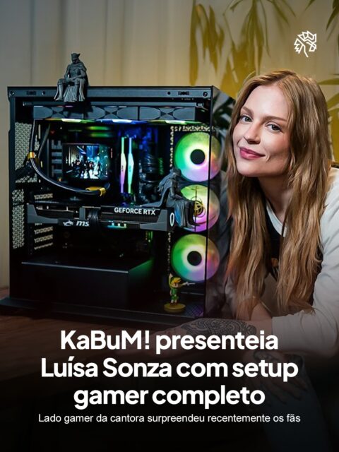 Luísa Sonza tem sido bem acolhida pelo público gamer nas últimas semanas, que se surpreende com o repertório de jogos revelado pela cantora nas redes sociais. O KaBuM! aproveita esse momento para conectar a força do universo pop com uma paixão que a artista vem compartilhando abertamente com os fãs.
A ação apresenta um PC personalizado, montado na loja da Galeria Magalu e entregue na casa da artista, com processador AMD Ryzen 9 9950X3D e placa de vídeo RTX 5080. O setup é o mote da campanha KABUMPASS, que oferece cupom de desconto e gift cards com até seis meses de PlayStation Plus Extra ou Xbox Game Pass Premium.
A presença do streamer Alanzoka como coembaixador amplia o alcance da iniciativa entre públicos distintos do universo gamer. A escolha reforça como marcas de tecnologia miram personalidades com conexão genuína, não apenas fama, para engajar consumidores.